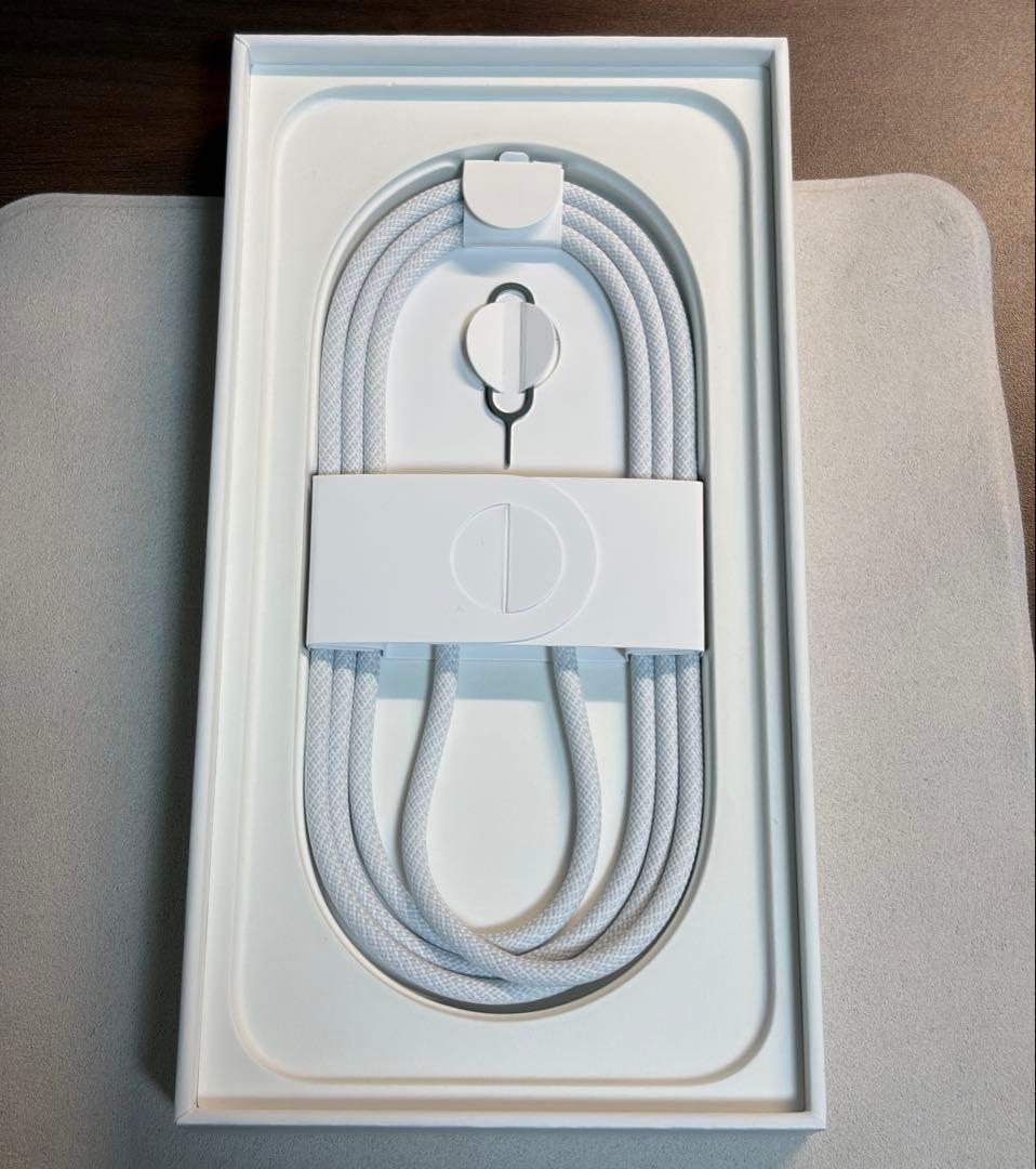 【極美品】iPhone16e ブラック 128GB SIMフリー