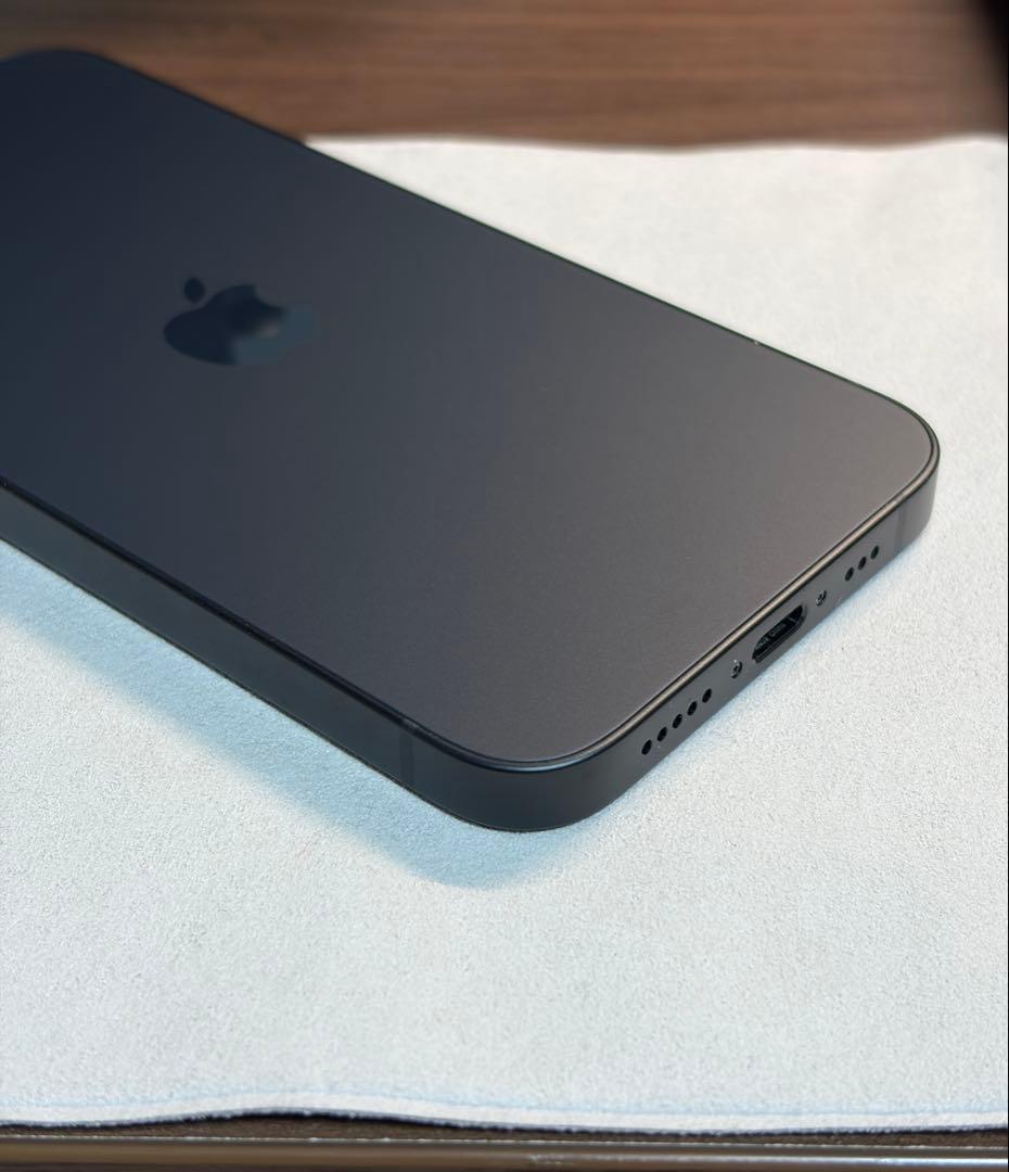 【極美品】iPhone16e ブラック 128GB SIMフリー