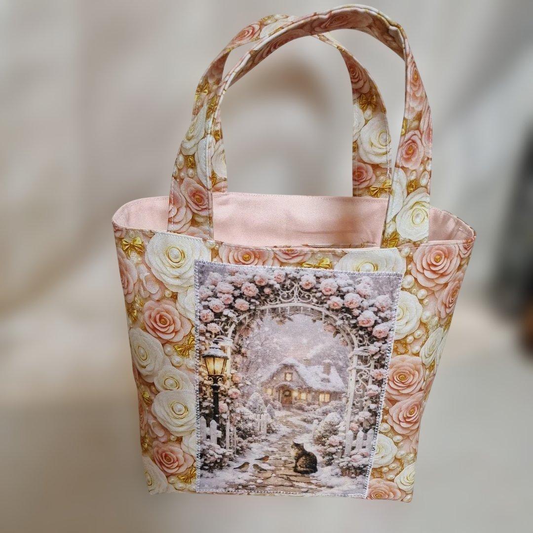 シュガーコテージパネル生地　ハンドメイド　まちなしバッグ　ミニバック布バスケット