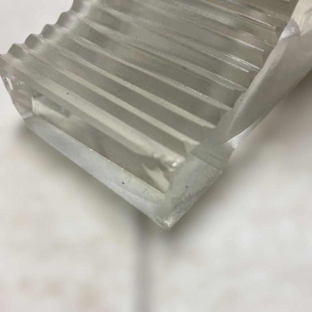 ガラス置き時計　ウラン発光有り