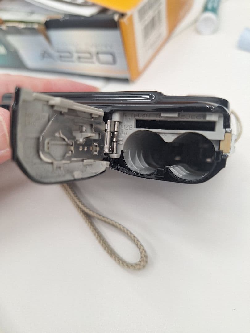 FUJIFILM A220 デジタルカメラ　ブラック