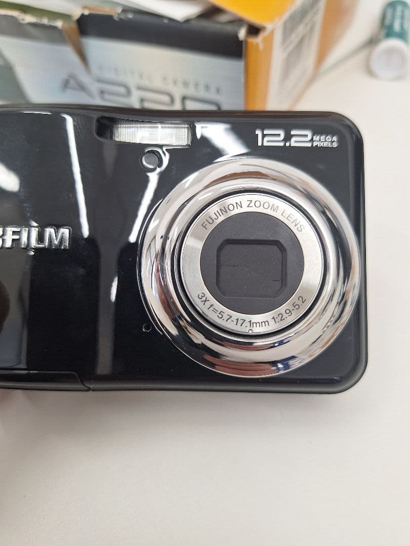 FUJIFILM A220 デジタルカメラ　ブラック
