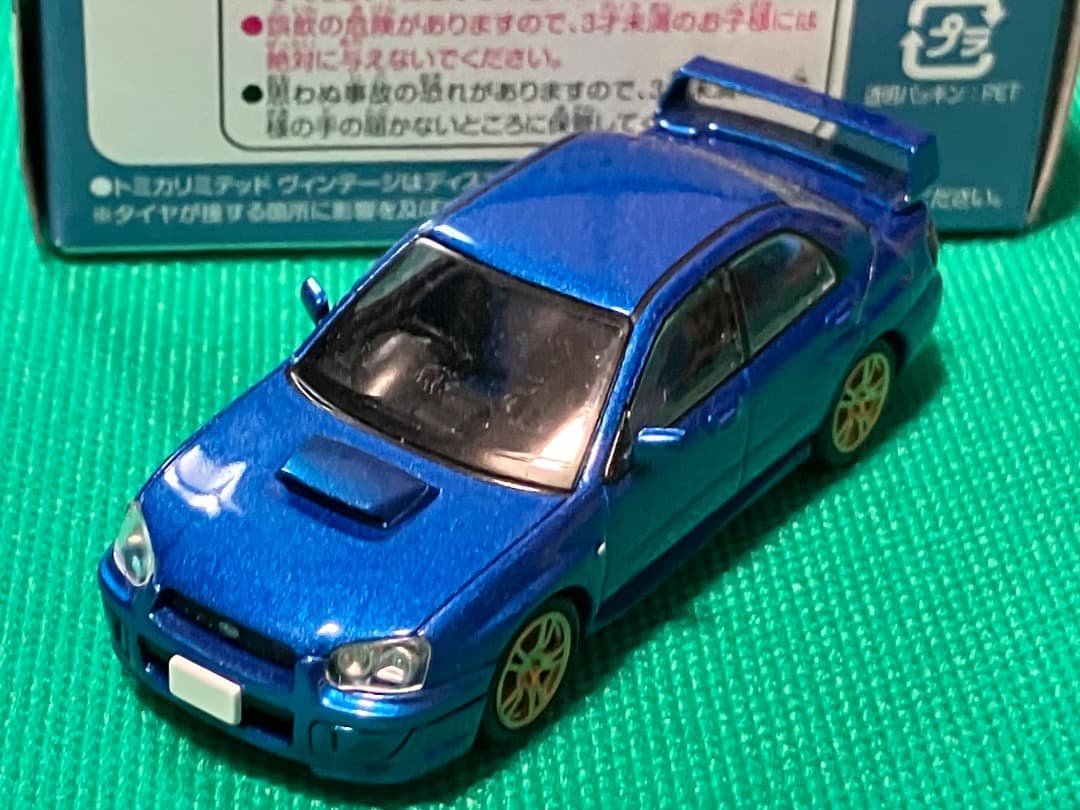 トミカリミテッドヴィンテージ　NEO スバル　インプレッサ