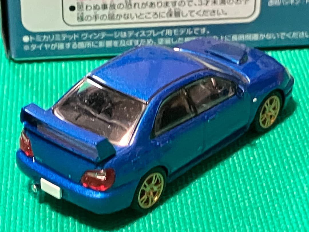 トミカリミテッドヴィンテージ　NEO スバル　インプレッサ
