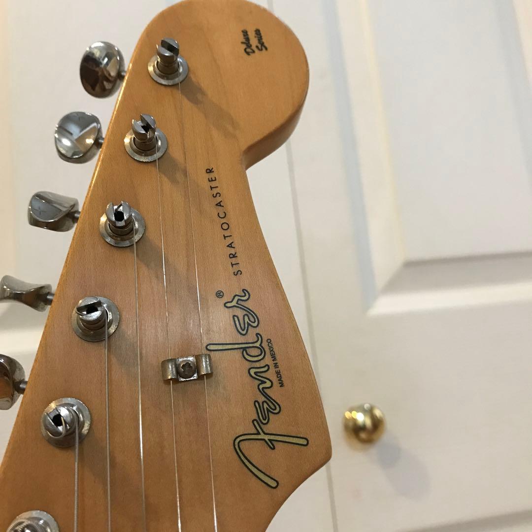 Fender Stratocaster Deluxeシリーズレッド
