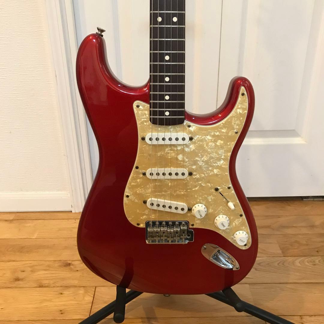 Fender Stratocaster Deluxeシリーズレッド