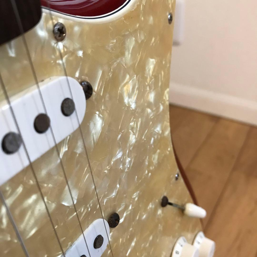 Fender Stratocaster Deluxeシリーズレッド