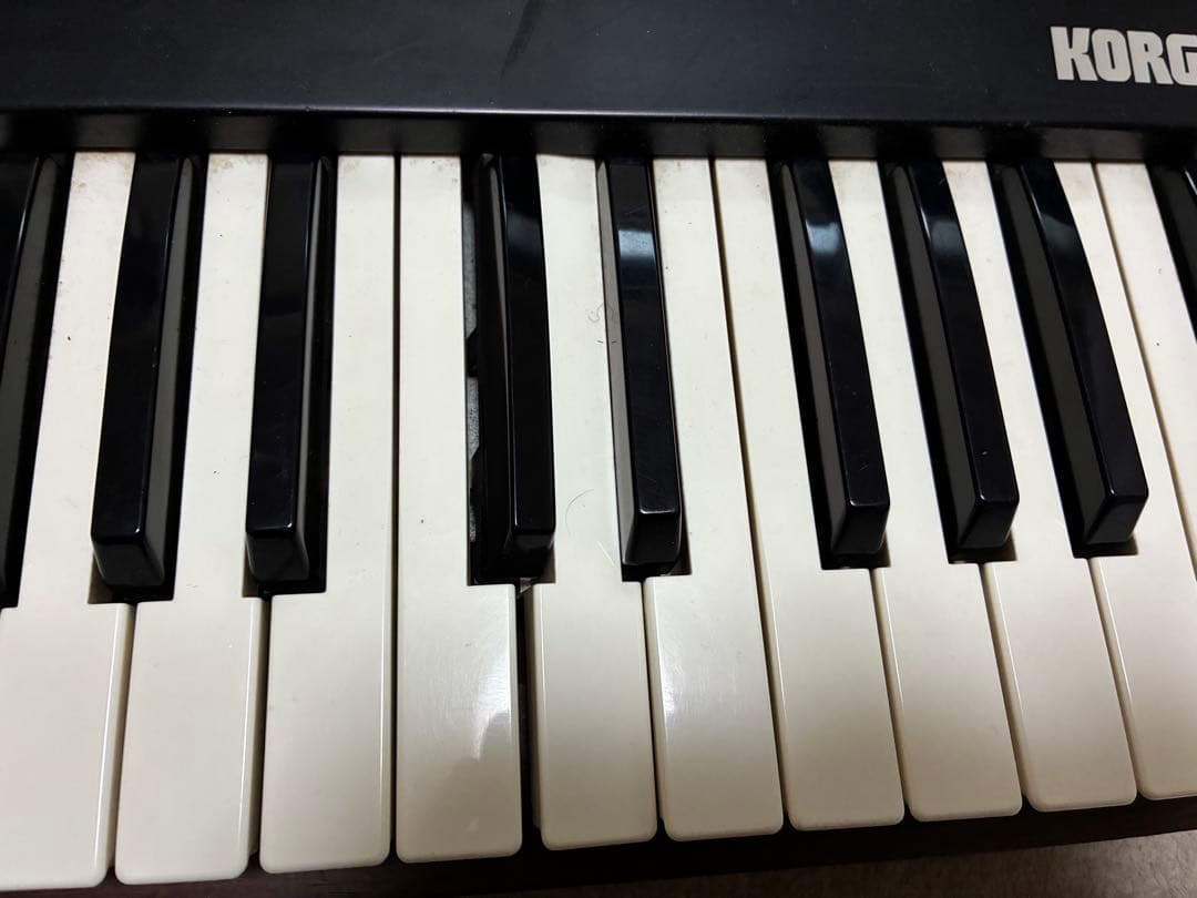 KORG Polysix ヴィンテージアナログシンセサイザー　ハードケース付き