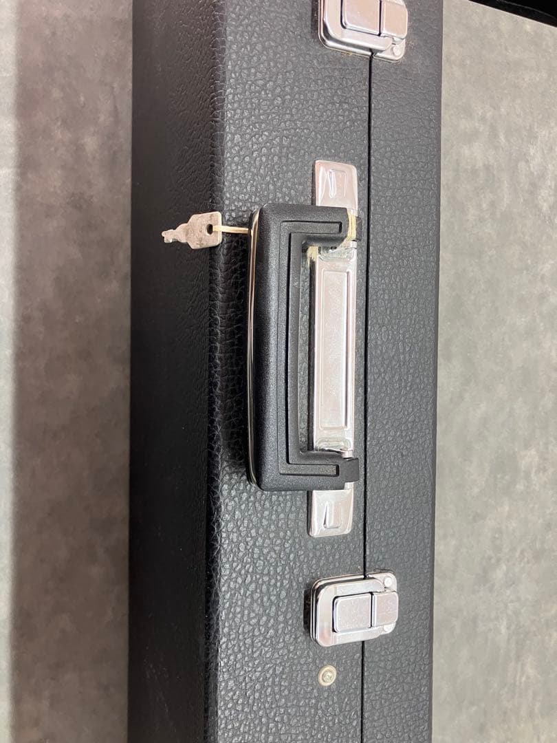 三味線本体 木製 和楽器 撥、ハードケース付き