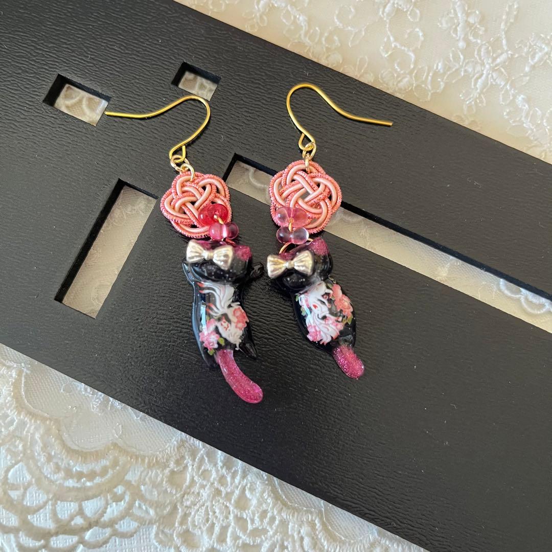 ฅ❤️ レジン　猫　ねこ　白狐　水引　梅結び　 ピアス　和柄　イヤリング　着物