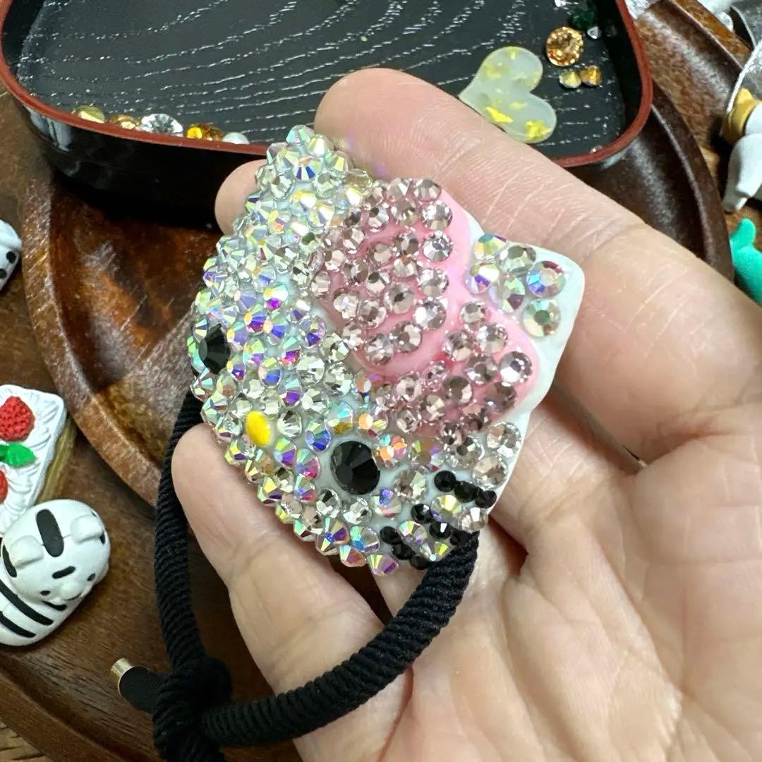 ★⭐︎ヘアゴム620キラキラ大粒ラインストーン付大きめ猫顔キャラビジューヘアゴム桃
