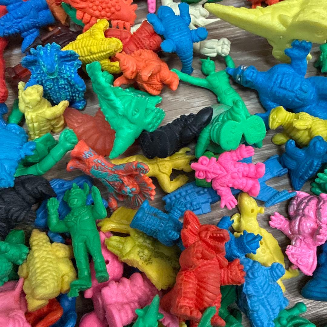 昭和レトロ 消しゴム人形 大量まとめ 約166個 ウルトラマン ゴジラ 当時物
