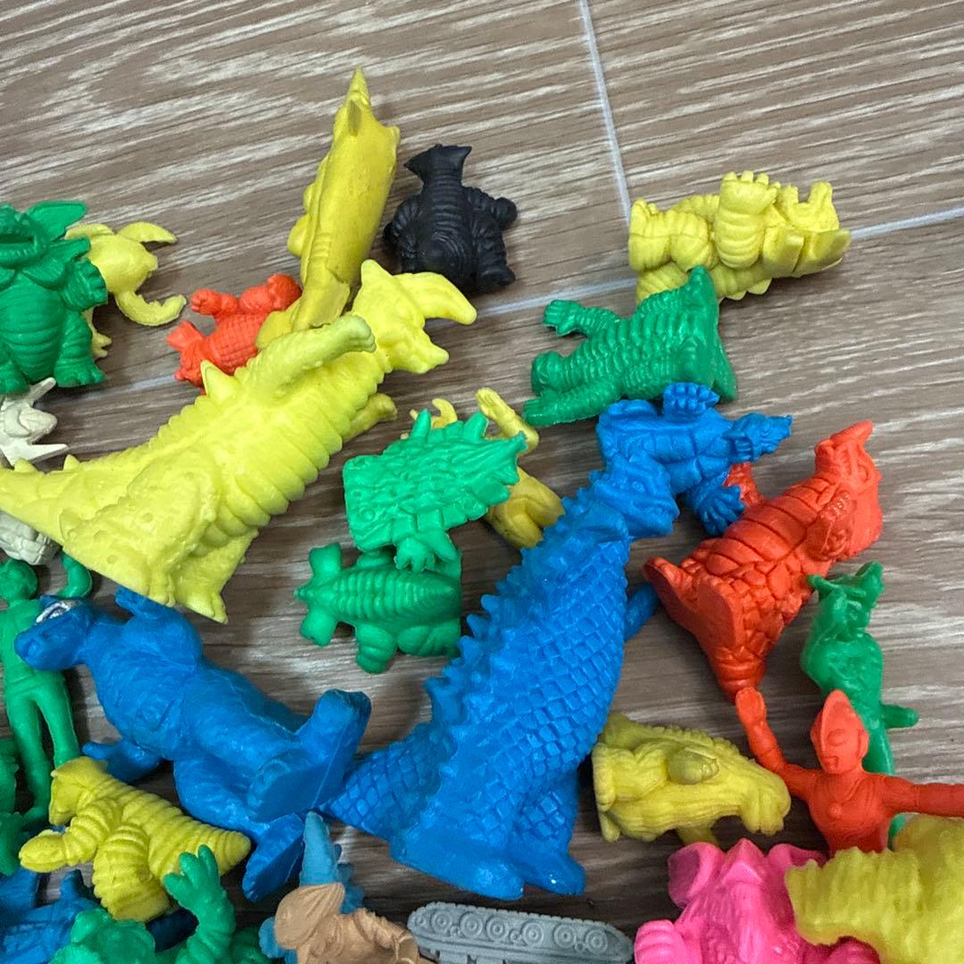 昭和レトロ 消しゴム人形 大量まとめ 約166個 ウルトラマン ゴジラ 当時物