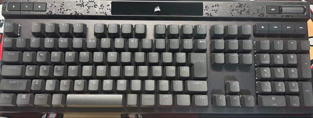 Corsair K70 MAX ゲーミングキーボード ラピットトリガー
