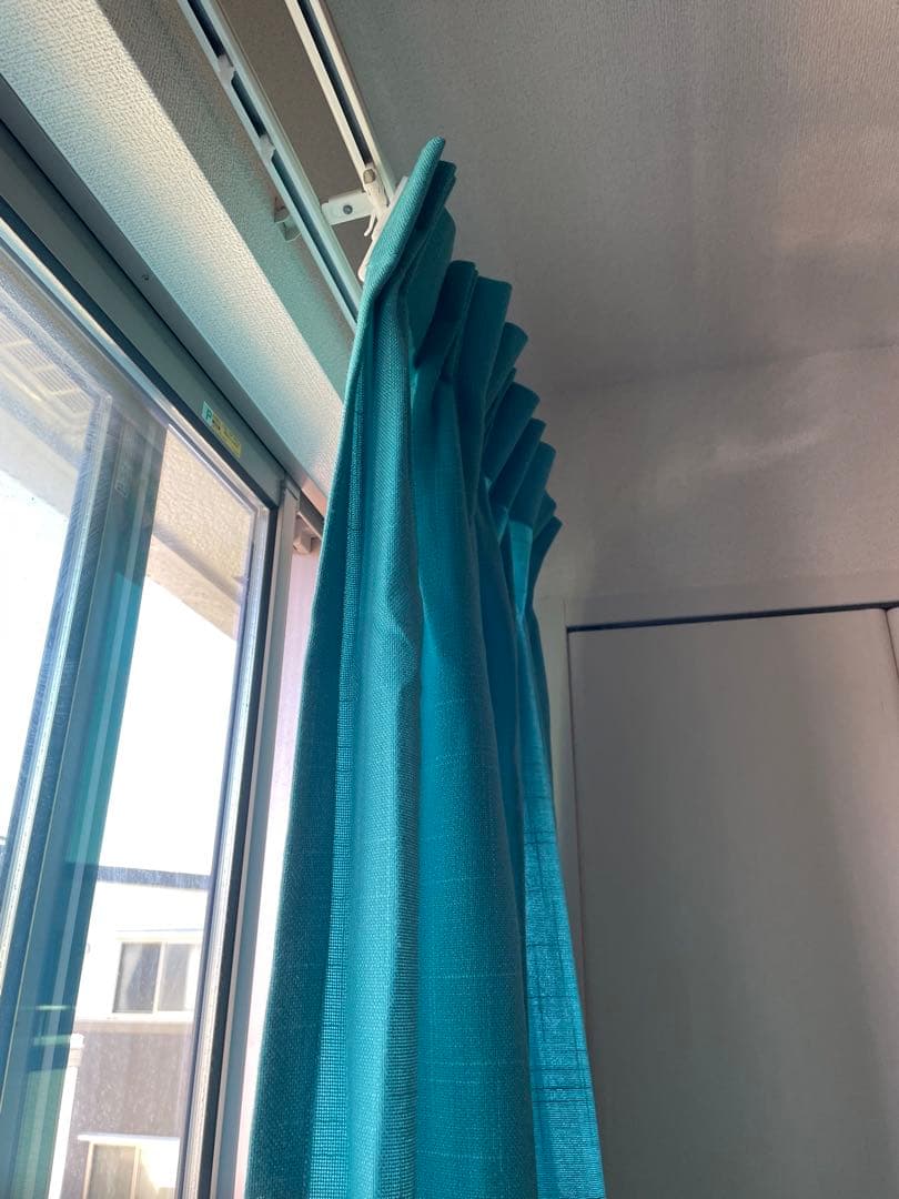 ターコイズブルー防炎カーテン２セット