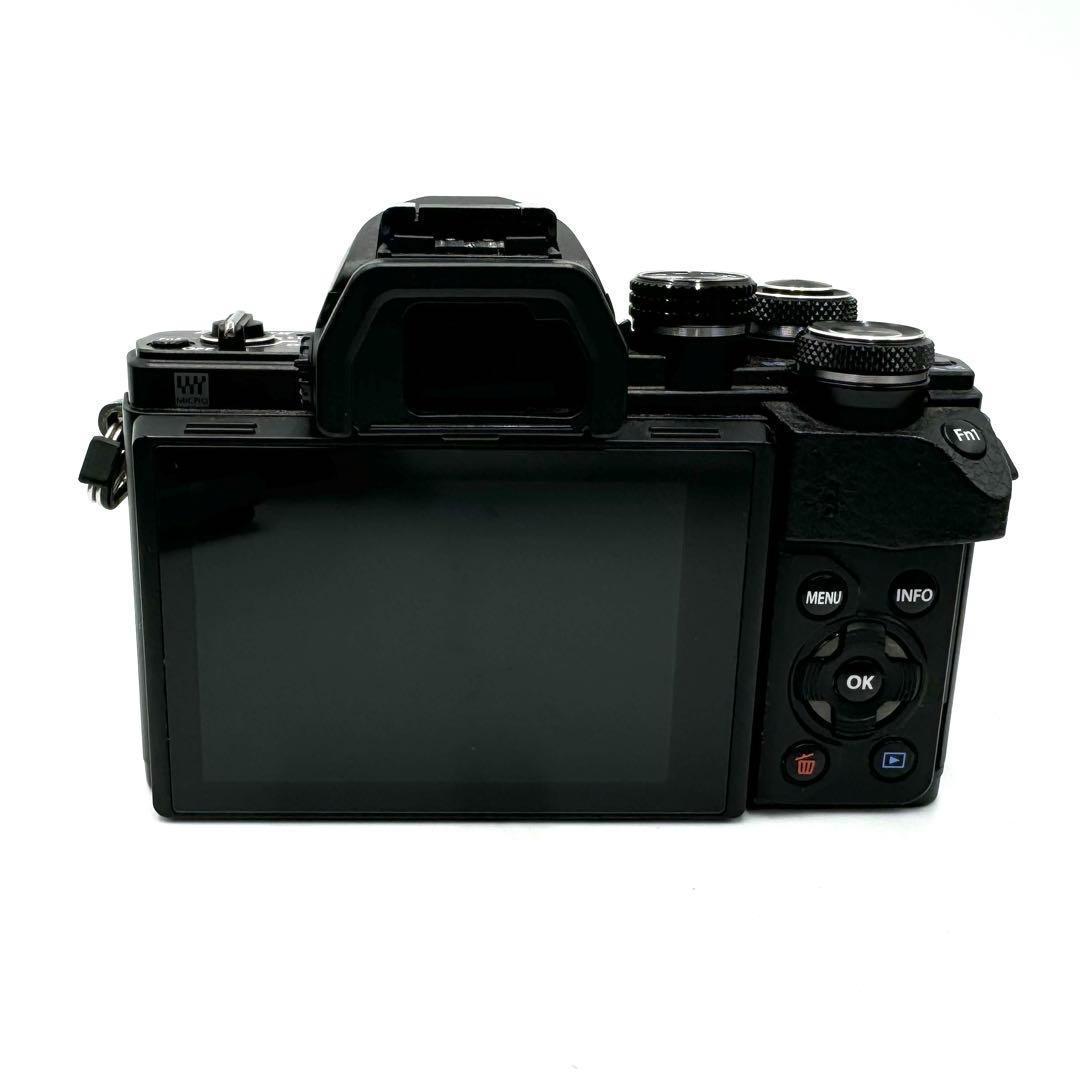 美品 OLYMPUS OM-D E-M10 Mark II ダブルズームキット