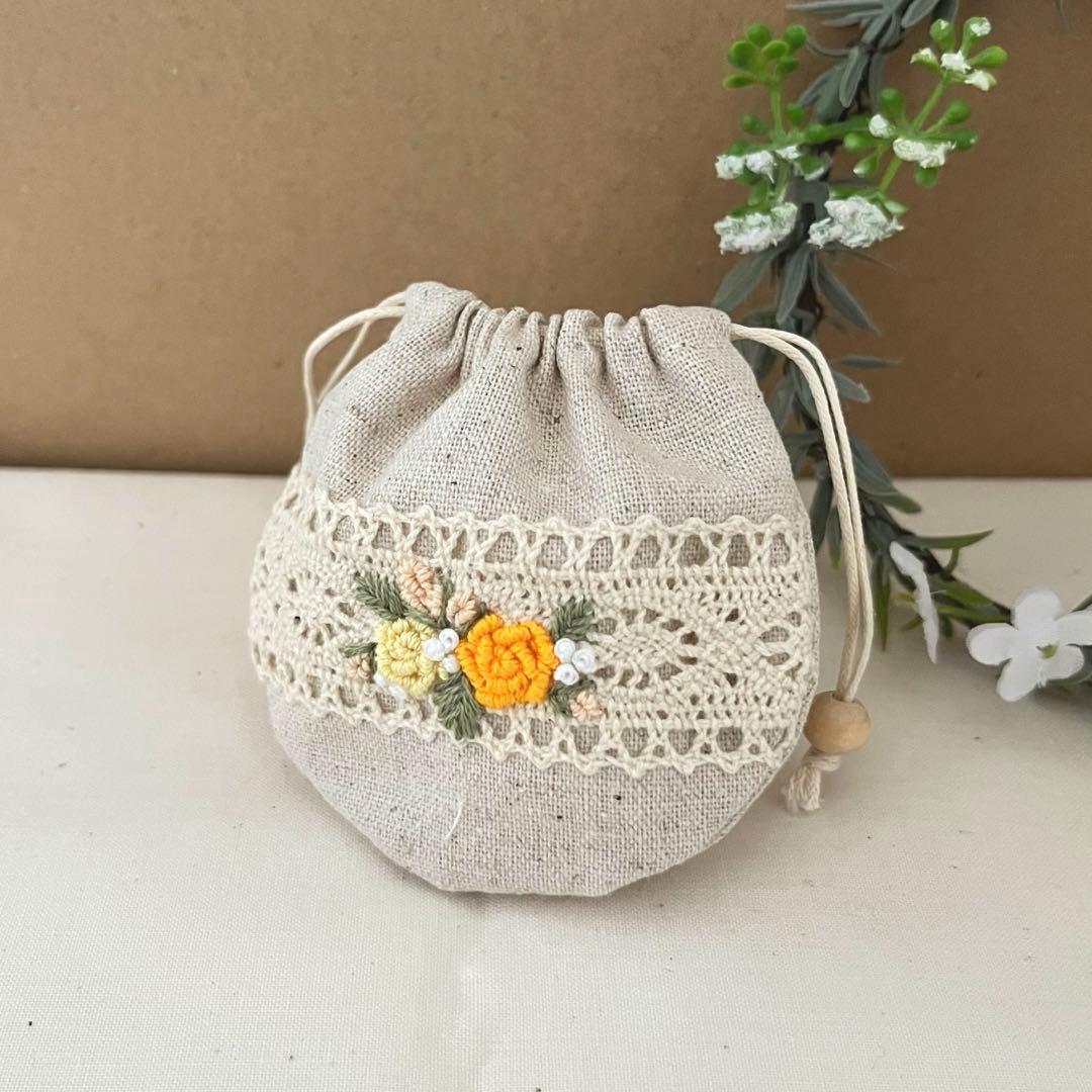 2406-2 手のひら巾着サシェ 香り袋  綿麻 刺繍 SOLD→ご注文承ります