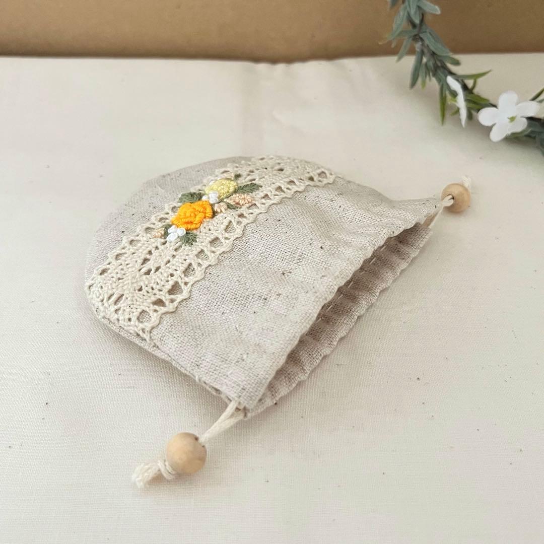 2406-2 手のひら巾着サシェ 香り袋  綿麻 刺繍 SOLD→ご注文承ります