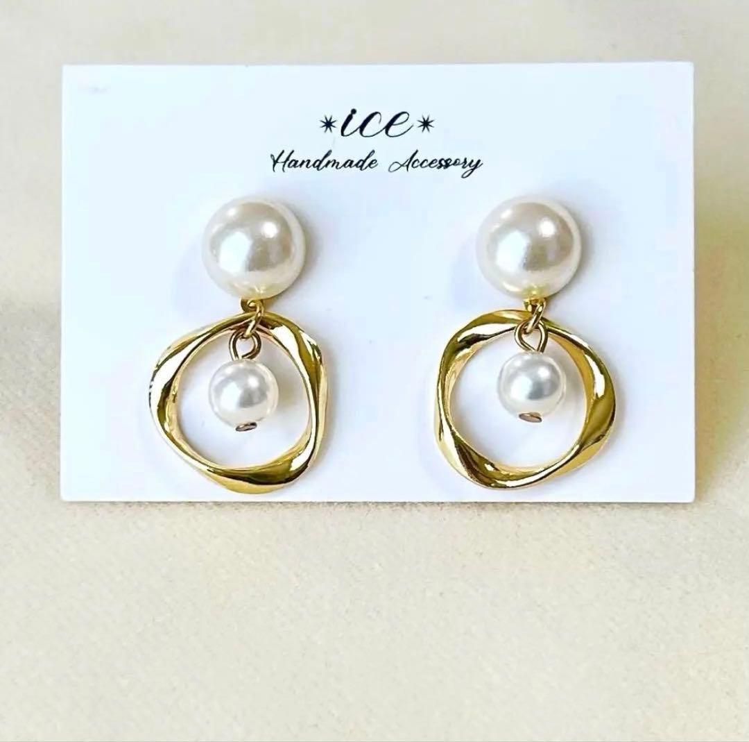 大ぶり　小ぶり　シンプルデザイン　カボション　ハンドメイド　蝶バネイヤリング