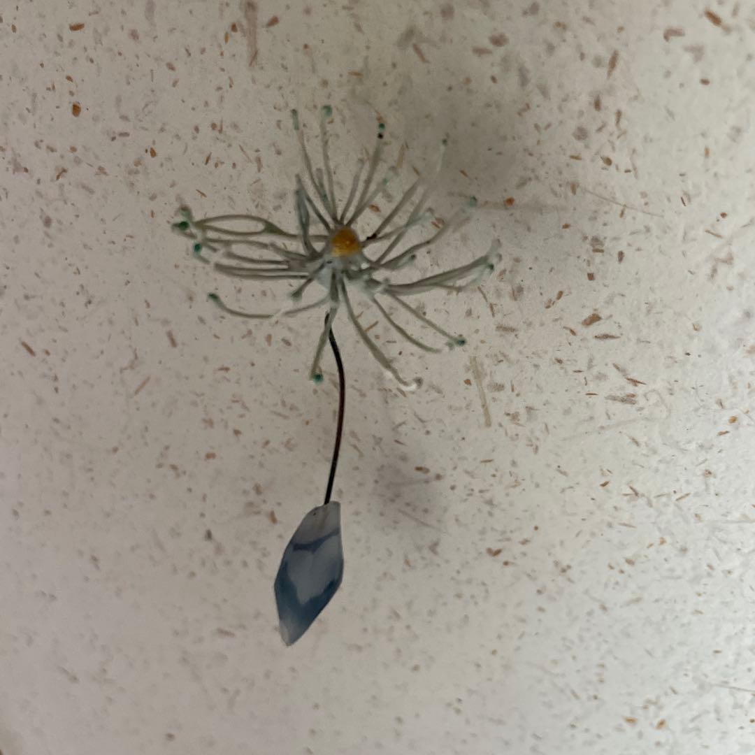 ガラス工芸　ガラス作家　安達知江さん　たんぽぽの綿毛　モビール　タンポポ