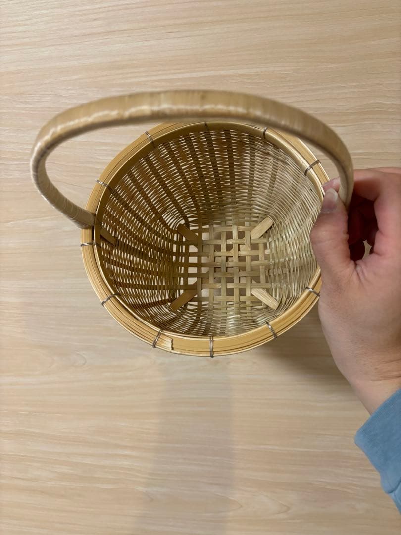 竹で作ったカゴ