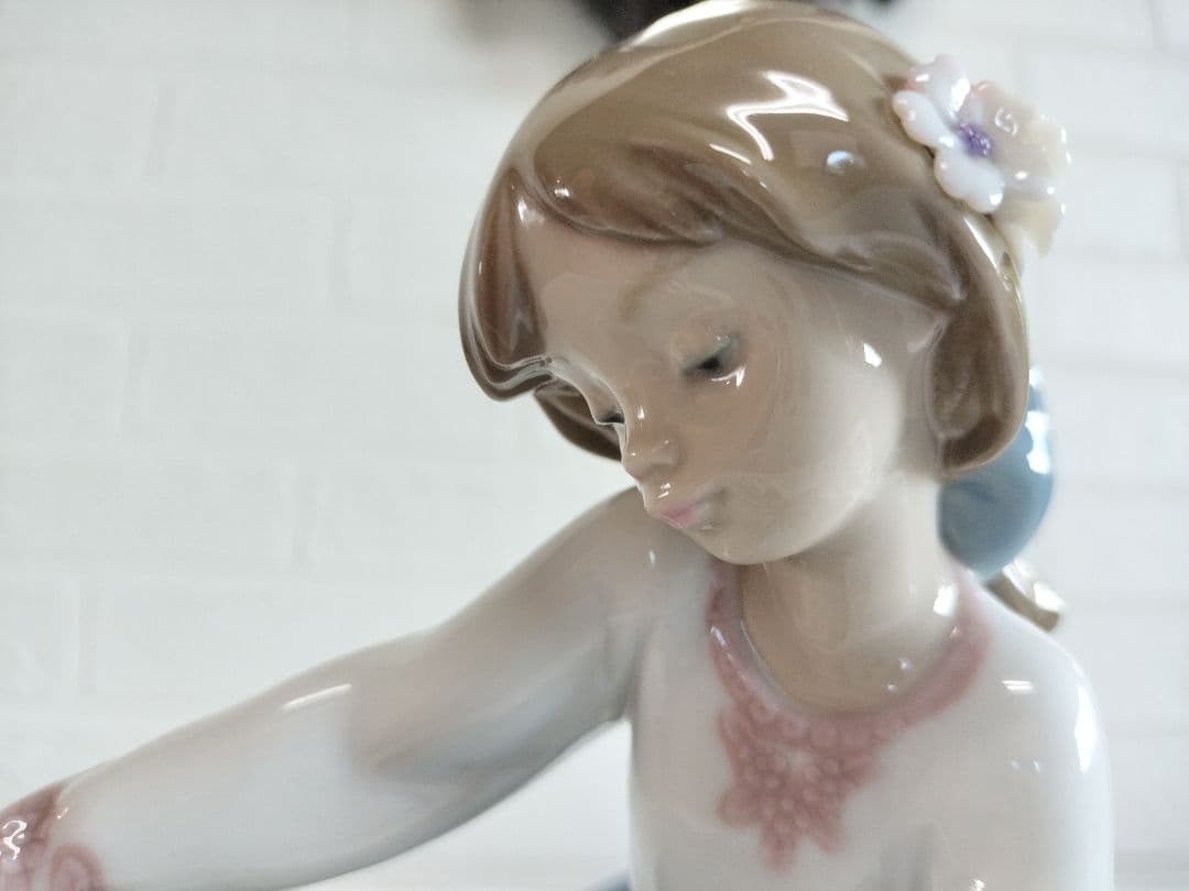 リヤドロ　陶器人形　犬と少女 NO.5688