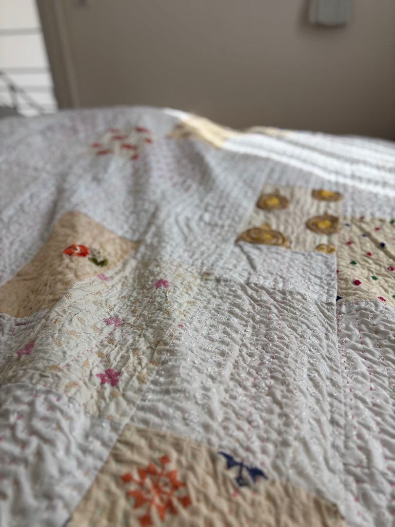 ラリーキルト　インド刺繍　カンタキルト　ヴィンテージ　マルチカバー　白　ホワイト
