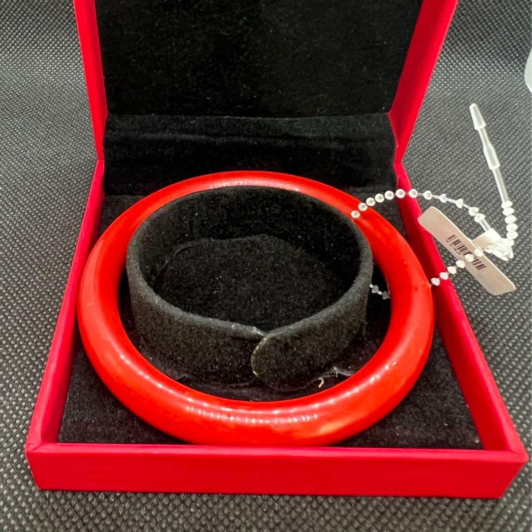 新品　天然レッドコーラル珊瑚のバンクル★AB856