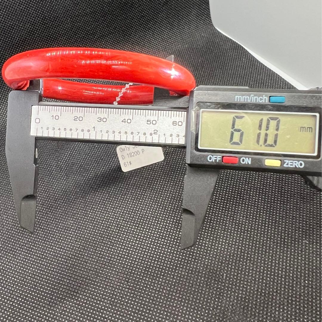新品　天然レッドコーラル珊瑚のバンクル★AB856