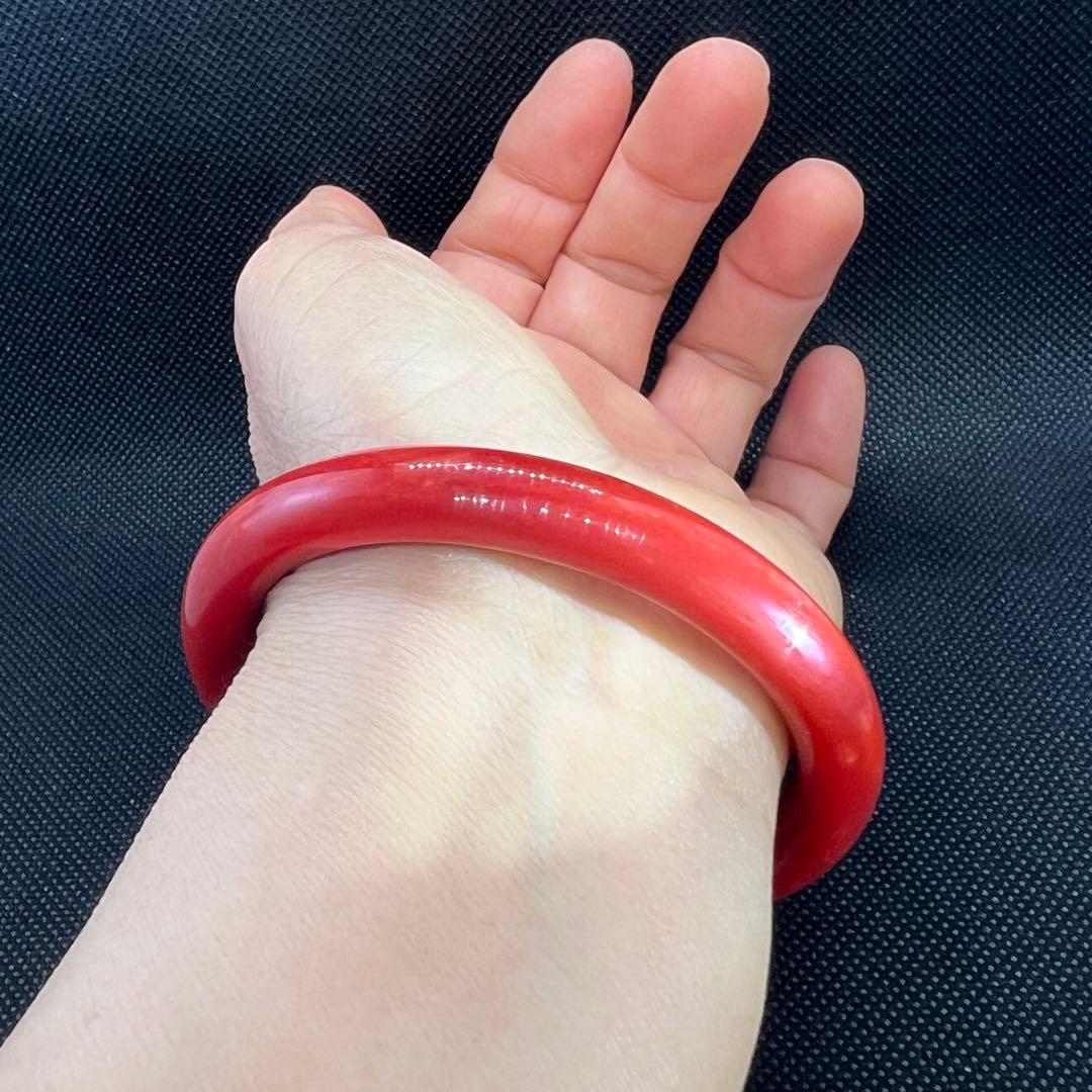 新品　天然レッドコーラル珊瑚のバンクル★AB856