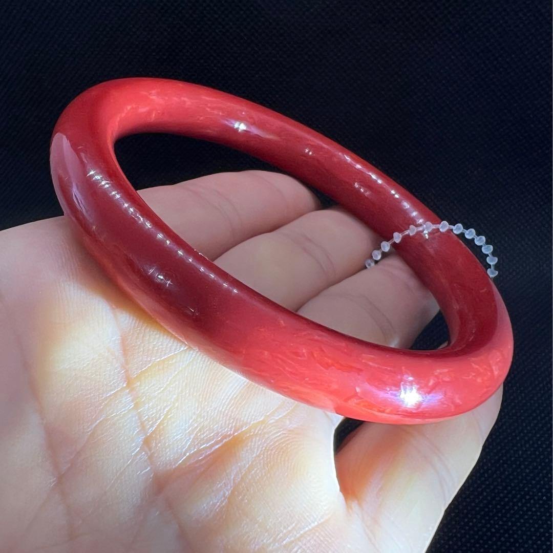 新品　天然レッドコーラル珊瑚のバンクル★AB856