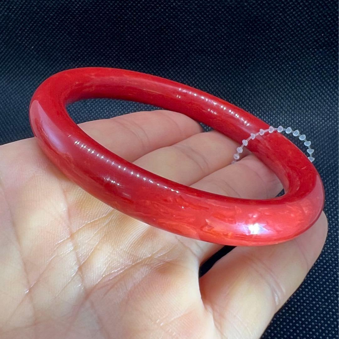 新品　天然レッドコーラル珊瑚のバンクル★AB856