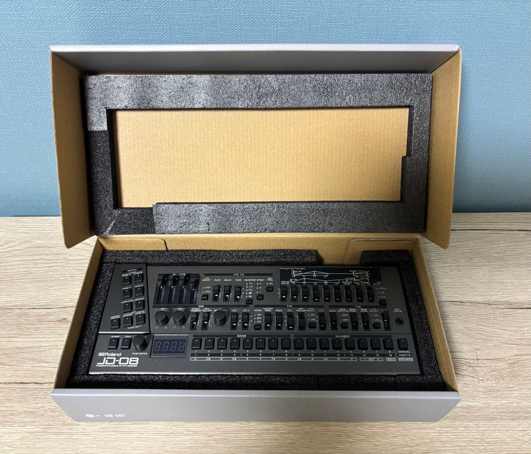 Roland Boutique JD-08 取説、元箱付き　音出し動作確認済み