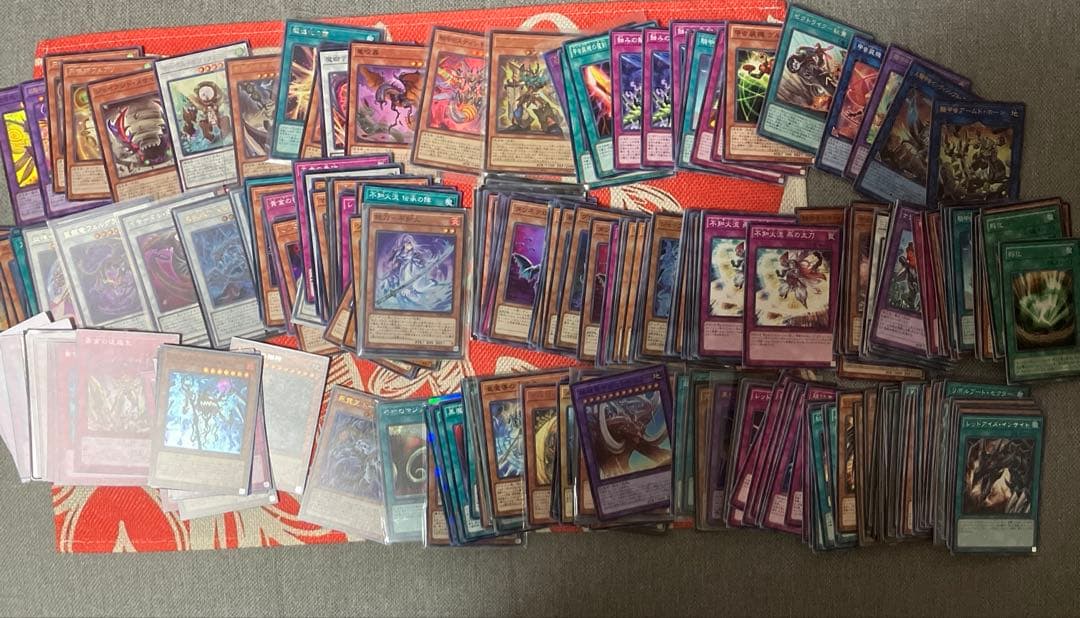 遊戯王　スリーブ、カード、未開封パックなど
