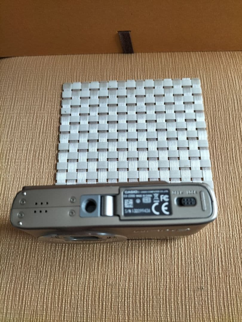 CASIO EXILIM EX-Z200 動作確認済、 バッテリー充電器付き