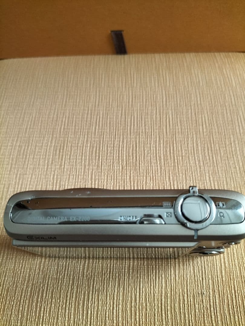 CASIO EXILIM EX-Z200 動作確認済、 バッテリー充電器付き