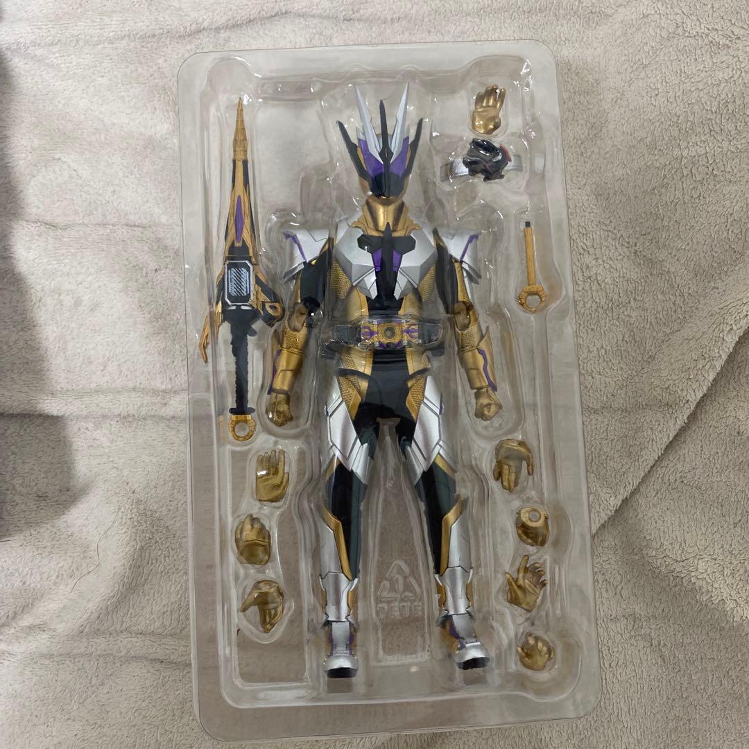 フィギュアーツ　仮面ライダーサウザー　レイドライザー付き　ゼロワン