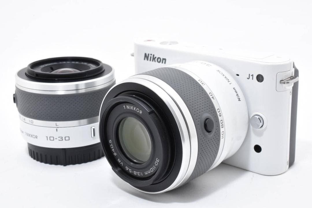 美品 ニコン　Nikon 1 J1 ダブルズームキット ホワイト ＃A398