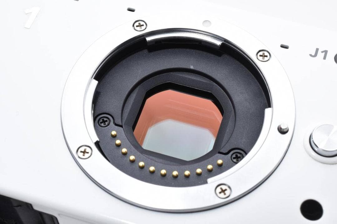 美品 ニコン　Nikon 1 J1 ダブルズームキット ホワイト ＃A398