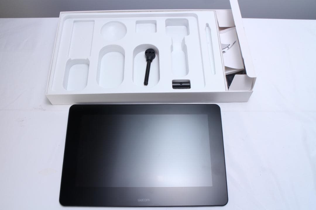 ジャンク Wacom Cintiq DTH-1320 液晶ペンタブレット本体