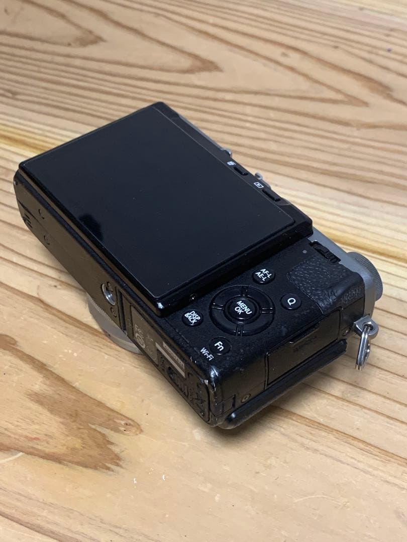 FUJIFILM X70 コンパクトデジタルカメラ【撮影可能•難ありジャンク】