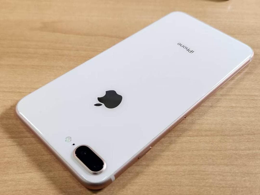 スマートフォン本体 040700F iPhone 8 Plus A1898 64GB