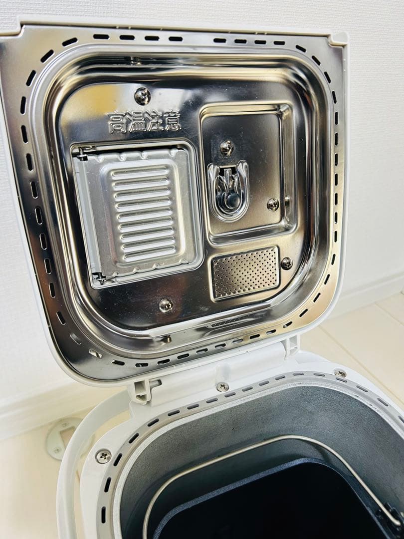 【美品】 ホームベーカリー　Panasonic SD-MT4 2022年製