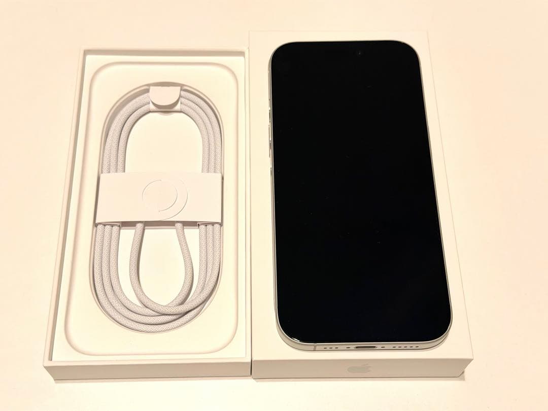 iPhone17 ホワイト 256GB SIMフリー　本体