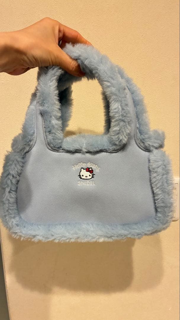 SNIDEL ハローキティ バッグ ブルー　チャームなし