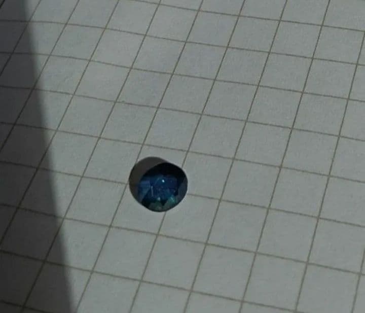 カシミール産サファイア ルース 0.66ct（シルキーストライプ）