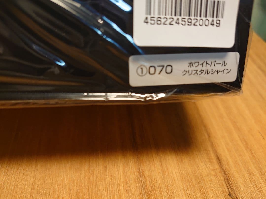 美品【新品】ハリアー　ホワイトパール　ミニカー　カラーサンプル