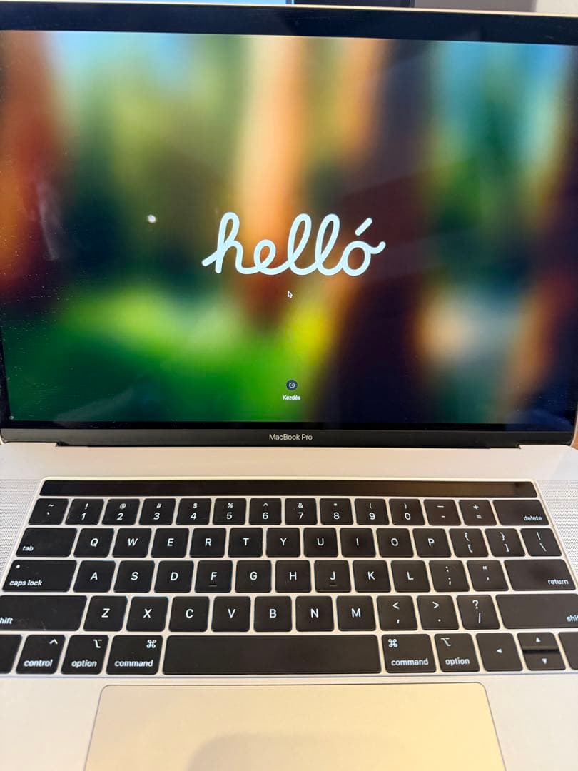 MacBook Pro 15インチ　2018年モデル　充電器付き　箱無し