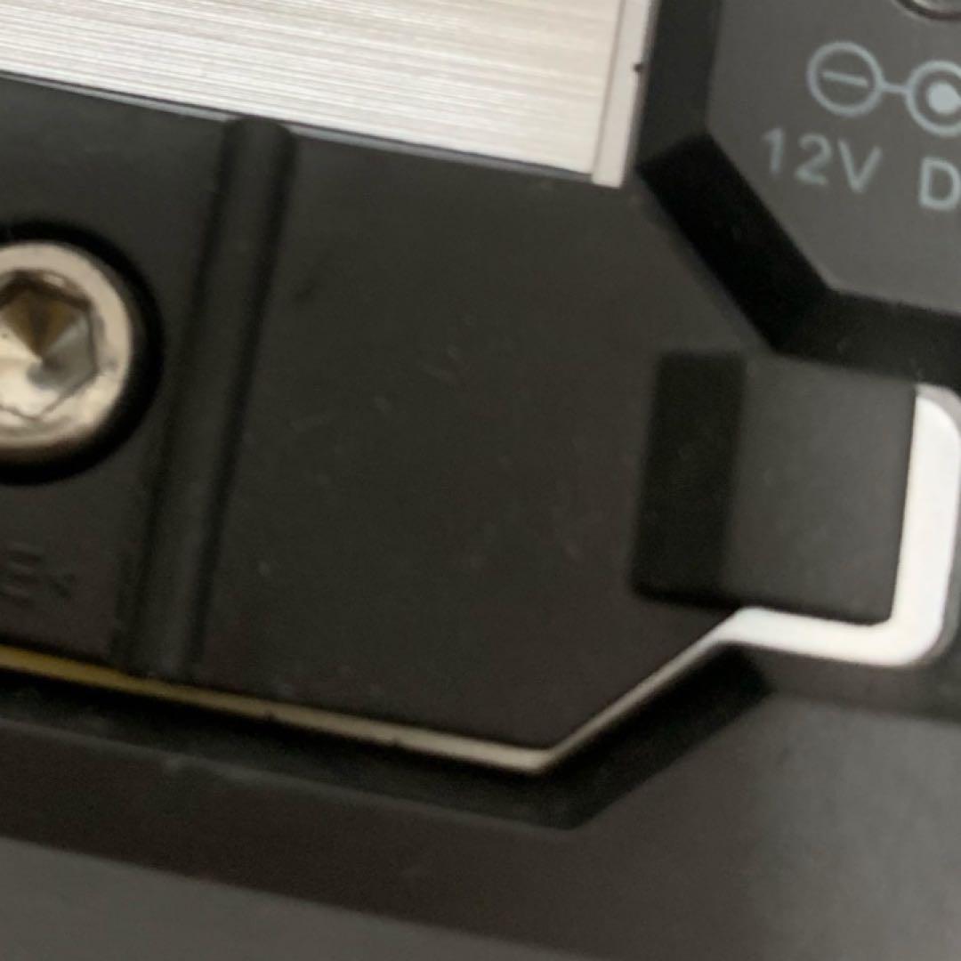 美品！makita充電式ラジオMR103B　動作良好バッテリー付き　現場ラジオ