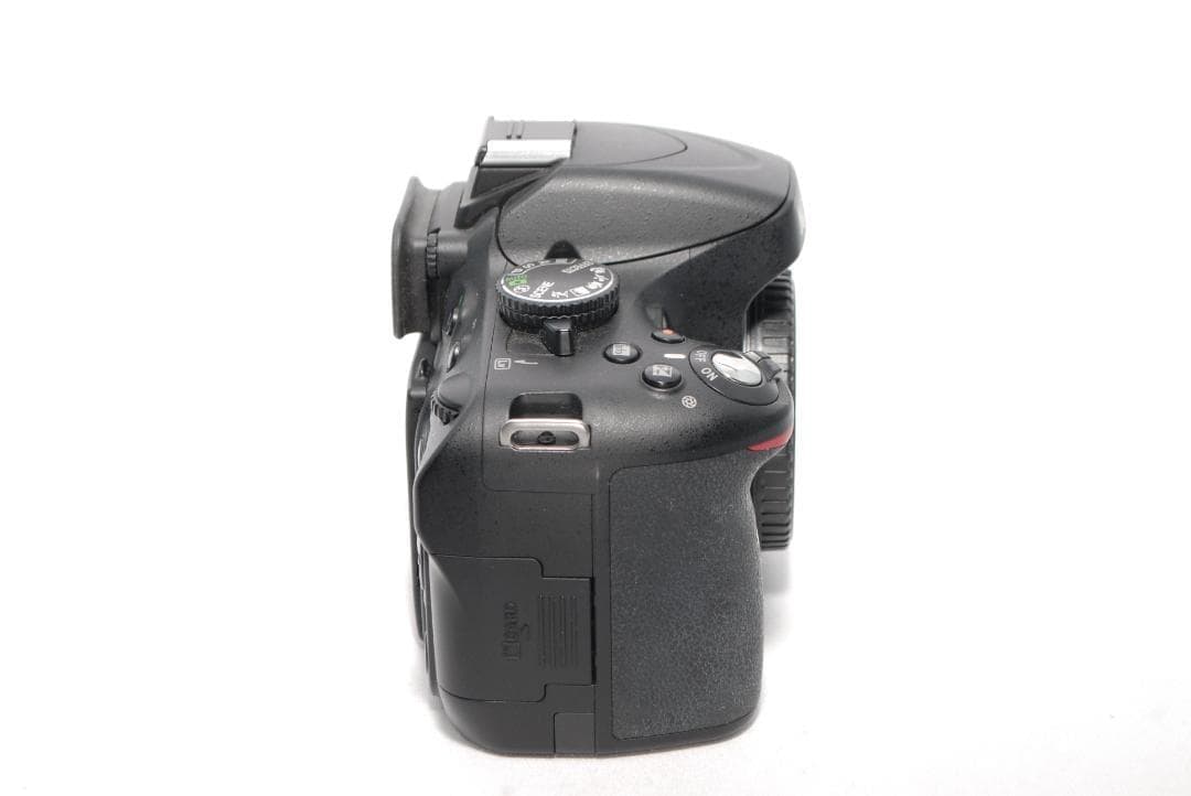 ✨Nikon D5100✨初心者モデル✨手振れ補正付き✨ 一眼レフカメラ